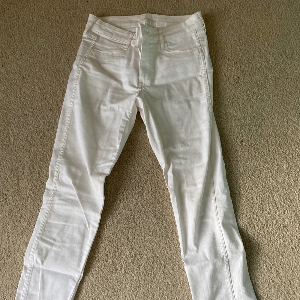 White skinny jeans
